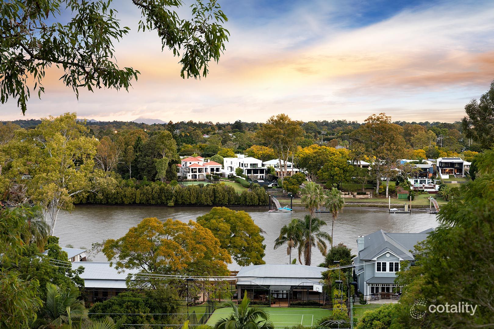 15 Lily St, Indooroopilly, QLD 4068