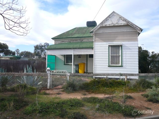 10 Railway Cres, Woomelang, VIC 3485