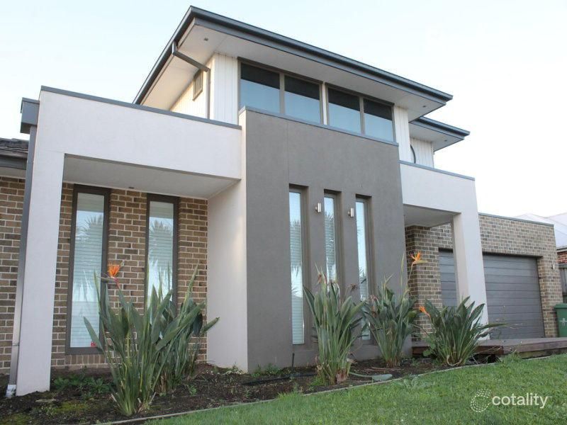 6 Fallingwater Dr, Pakenham, VIC 3810