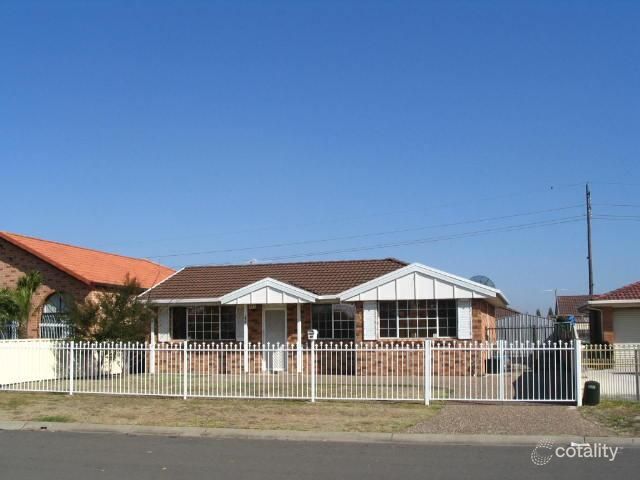 48 Swan Cct, Green Valley, NSW 2168