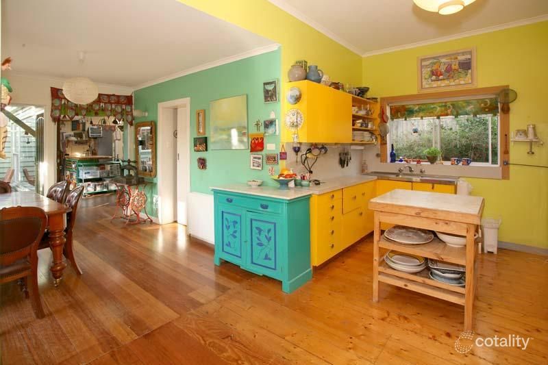 3 Rostrevor Pde, Mont Albert, VIC 3127