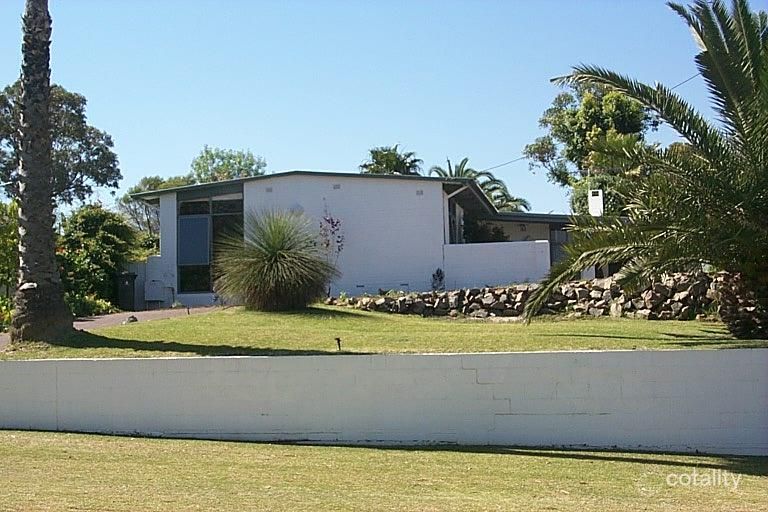 4 Newbery Rd, Wembley Downs, WA 6019