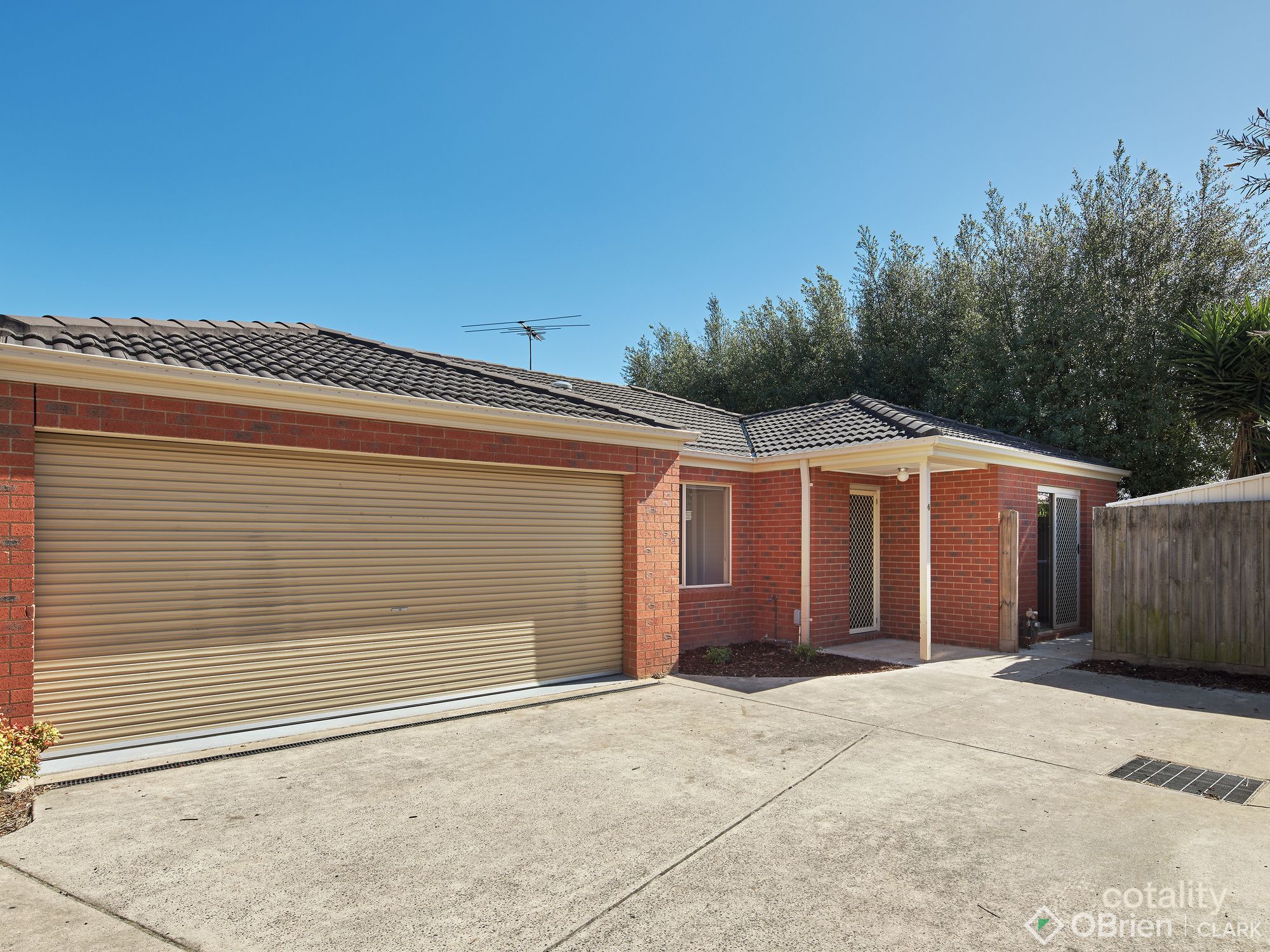 4/1 Hatfield Dr, Drouin, VIC 3818