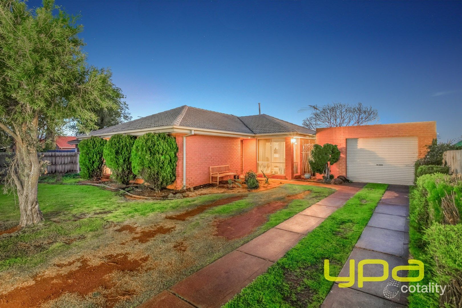 6 Denny Pl, Melton South, VIC 3338