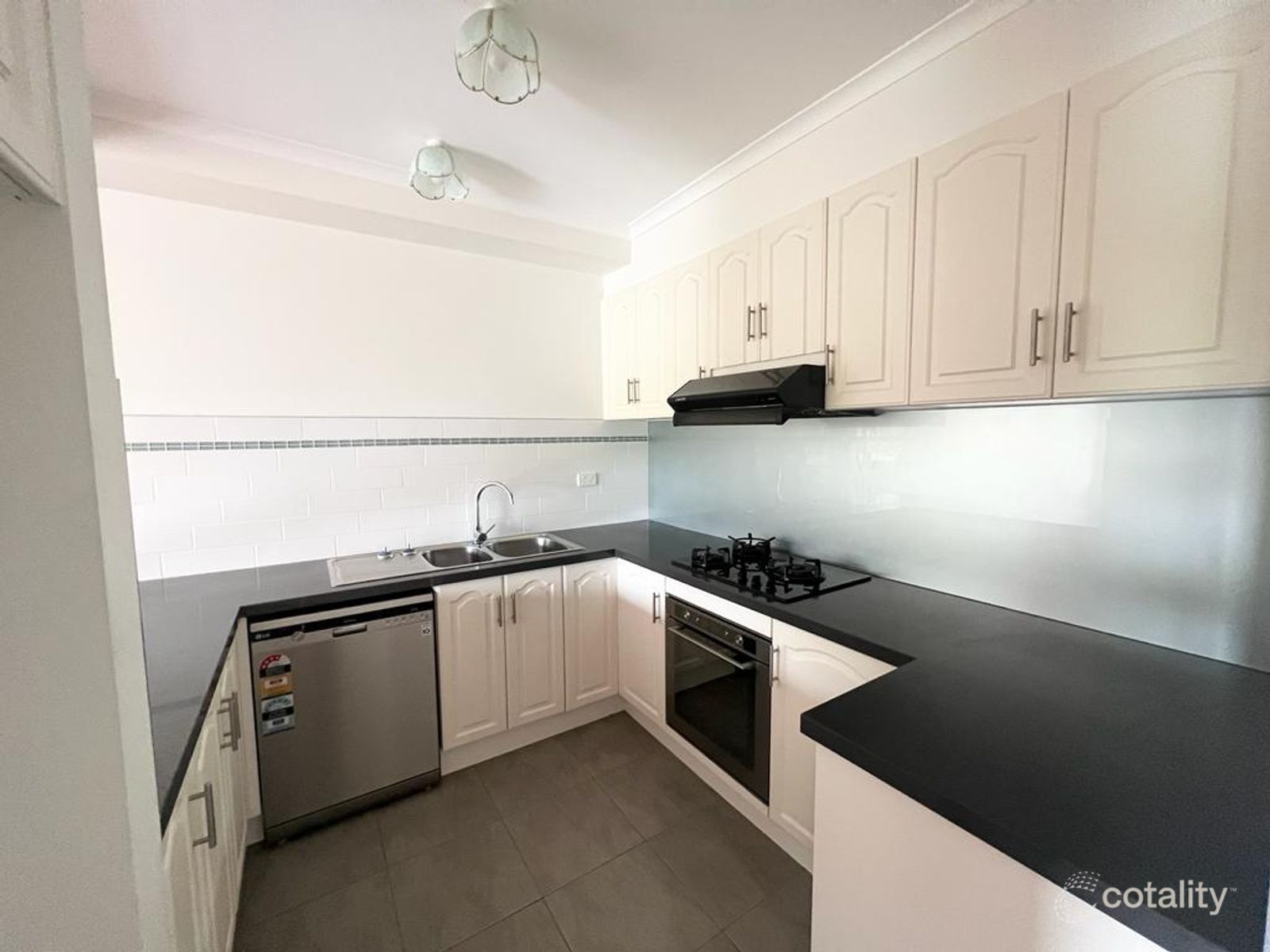 17/60 Avendon Bvd, Glen Waverley, VIC 3150