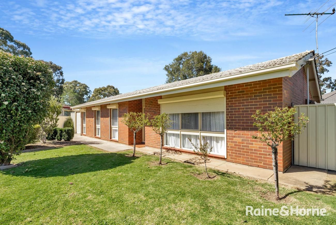 18 Marie Ave, Morphett Vale, SA 5162