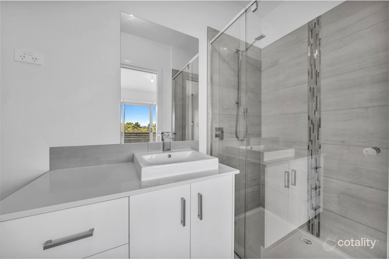 4/13 Greville St, Caroline Springs, VIC 3023