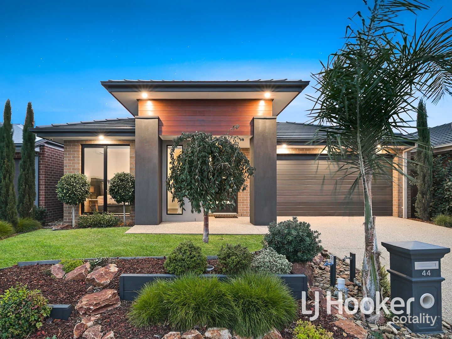 44 Strettle Cres, Cranbourne North, VIC 3977