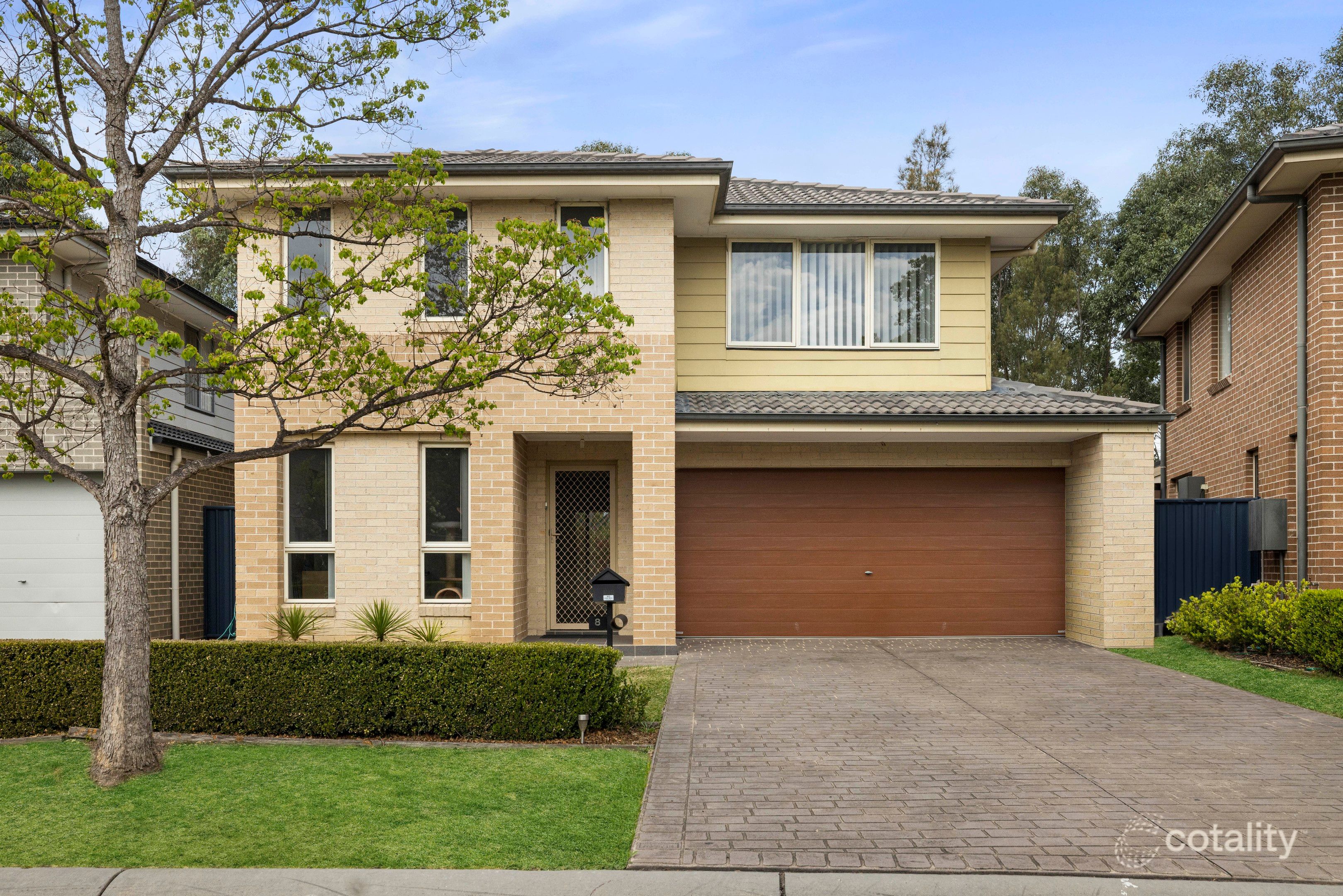 8 Darling Cres, Harrington Park, NSW 2567