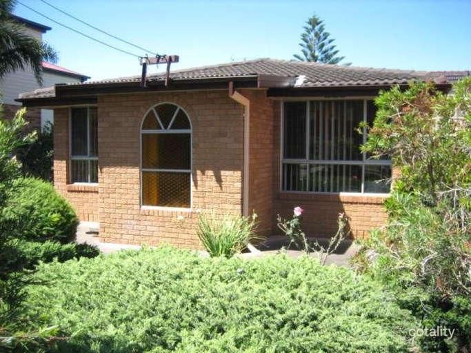 31 Maitland St, Stockton, NSW 2295