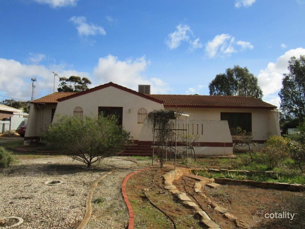 29 Grove St, Peterborough, SA 5422