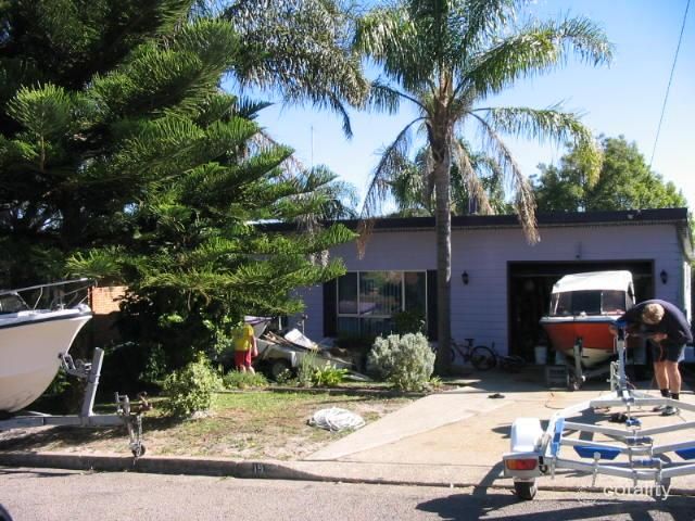 19 Leonard Ave, Shoal Bay, NSW 2315