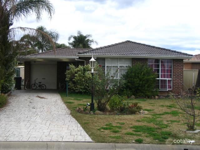 11 Henley Gr, St Clair, NSW 2759