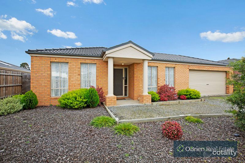 43 Thwaites Rd, Pakenham, VIC 3810