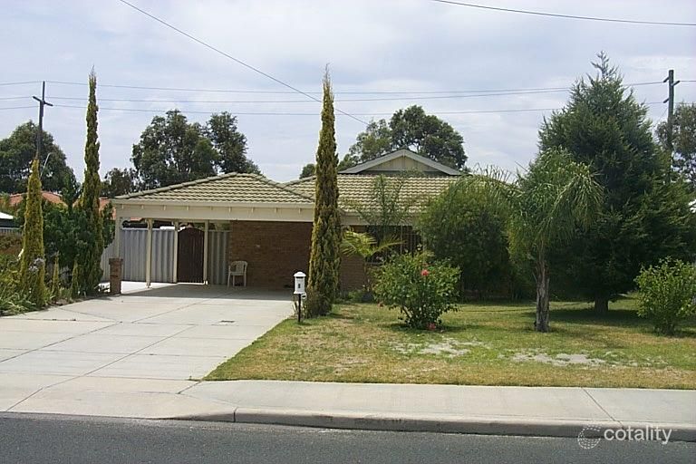 8 Galaxy Way, Carlisle, WA 6101