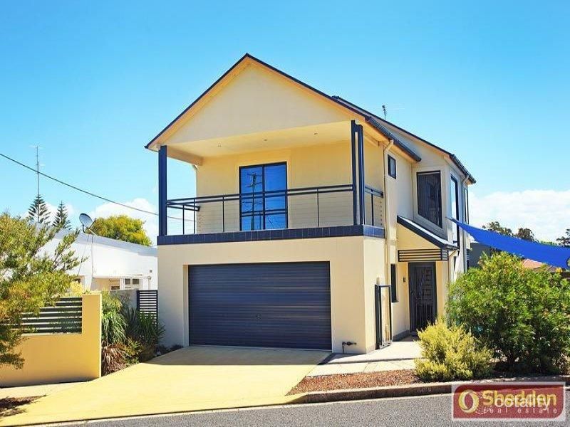 19 Fullerton St, Stockton, NSW 2295