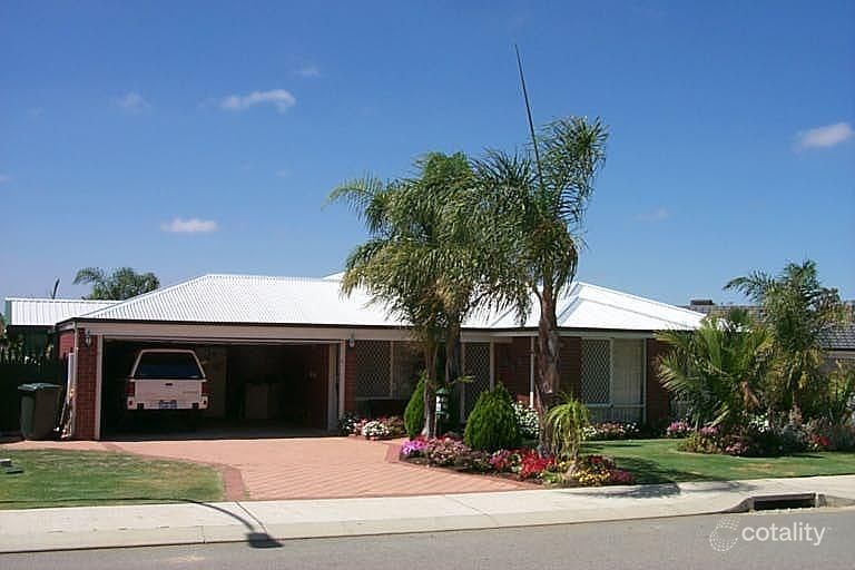 32 Oakfield Gdns, Parmelia, WA 6167