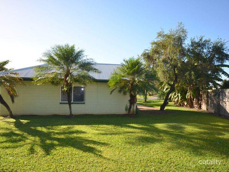 98 Robert Rd, Bentley Park, QLD 4869