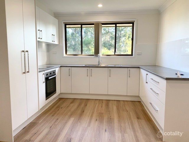 7 Orana Pde, Unanderra, NSW 2526