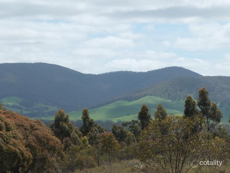 871 Greenhill Creek Rd, Amphitheatre, VIC 3468