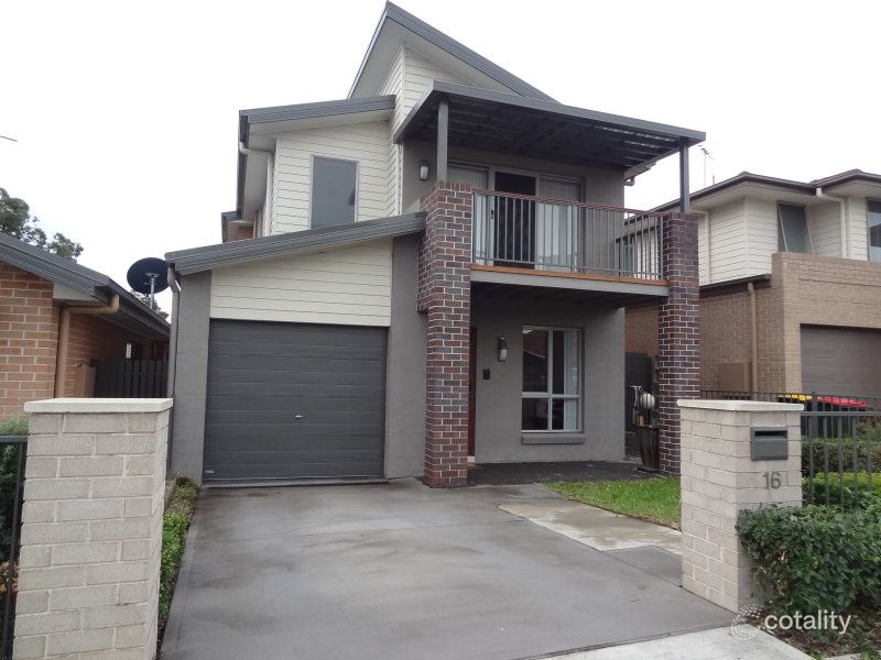 16 Reeves Cres, Bonnyrigg, NSW 2177