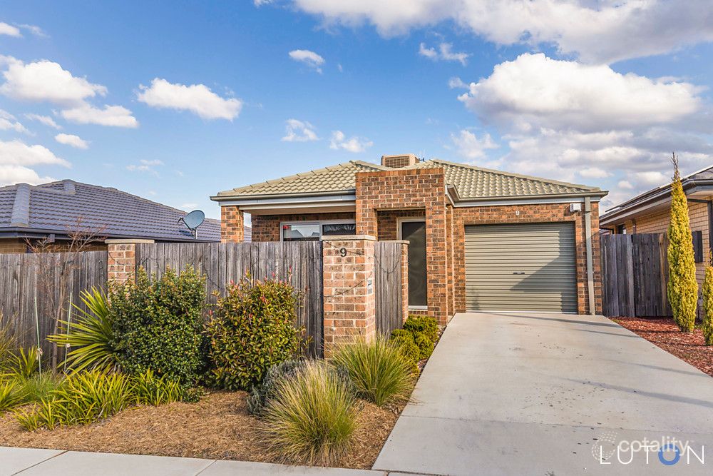 9 Rag Holmes St, Macgregor, ACT 2615