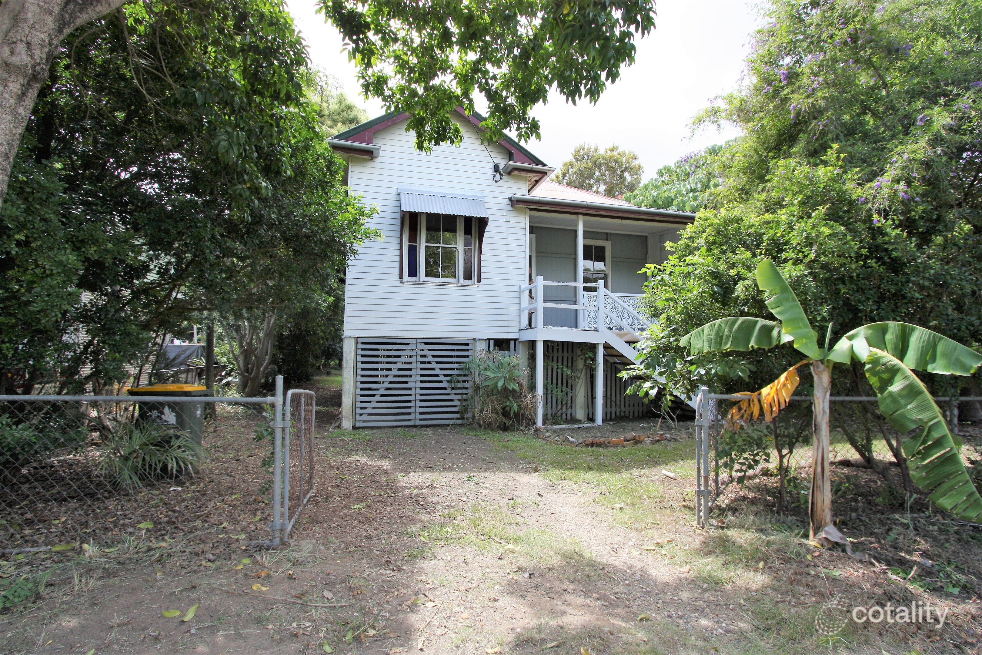 12 Hefferan St, Fairfield, QLD 4103