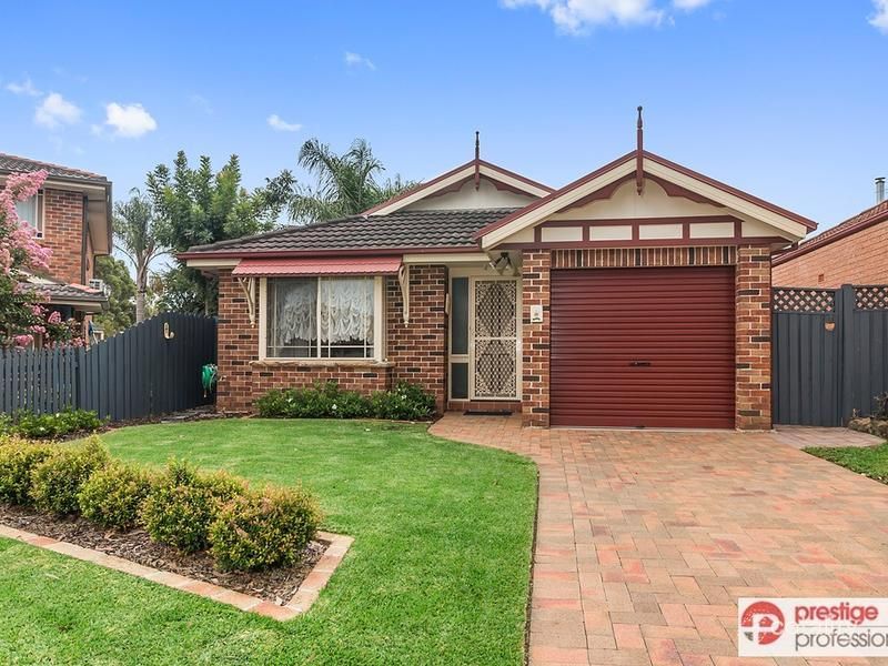 9 Lomond Ct, Wattle Grove, NSW 2173