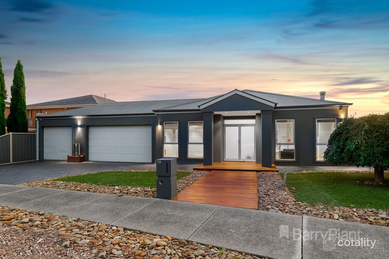 19 Warrens Brook Rd, Hillside, VIC 3037