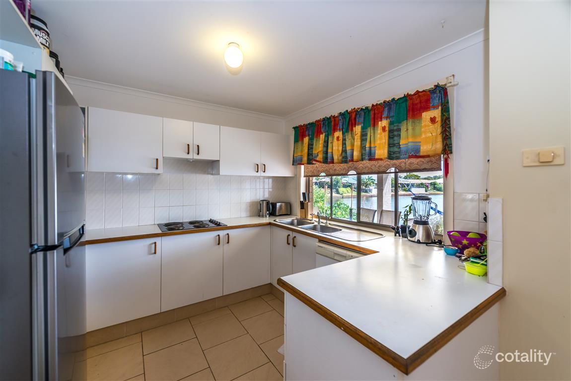 2/17 Kangaroo Ave, Coombabah, QLD 4216