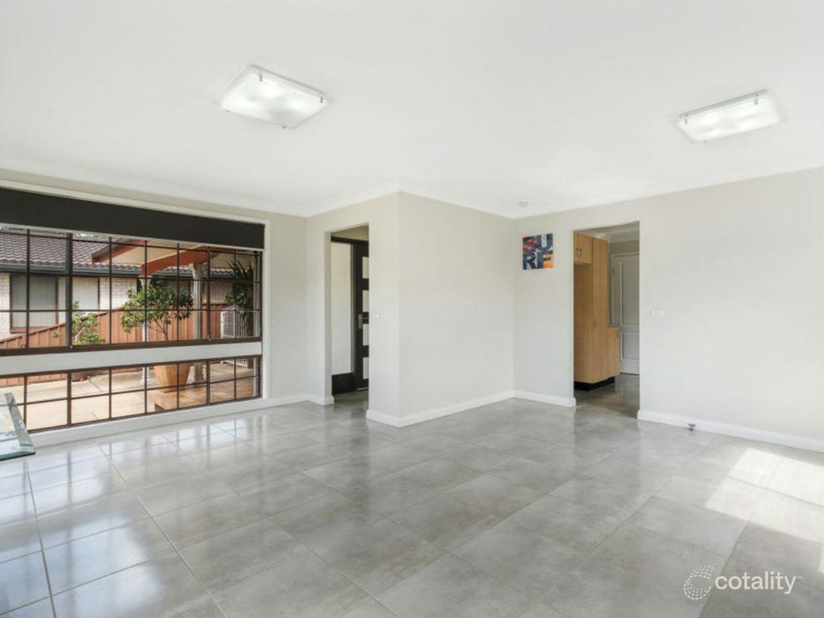 6 Christie St, Prairiewood, NSW 2176