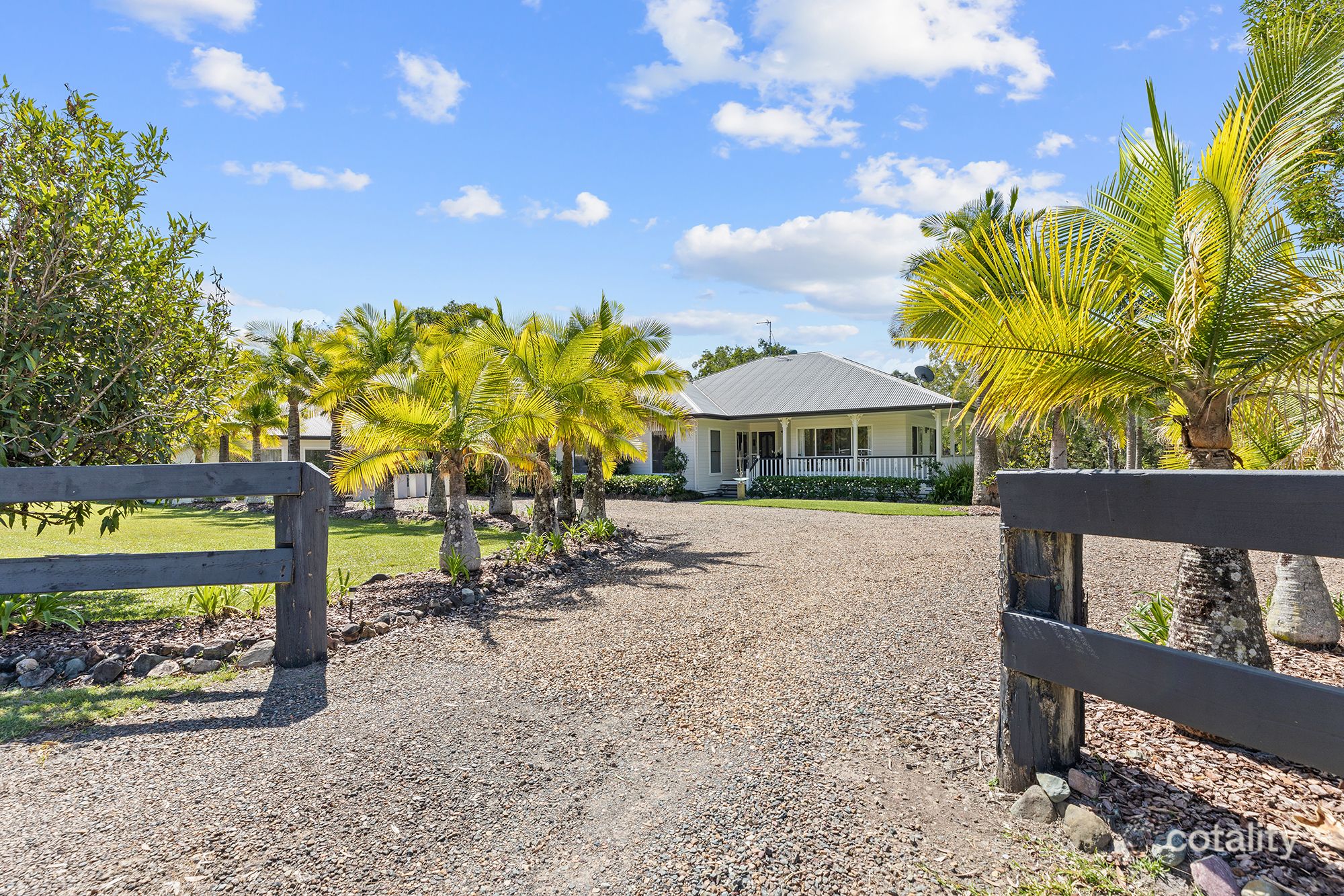 33 Green Gate Rd, Cooroibah, QLD 4565