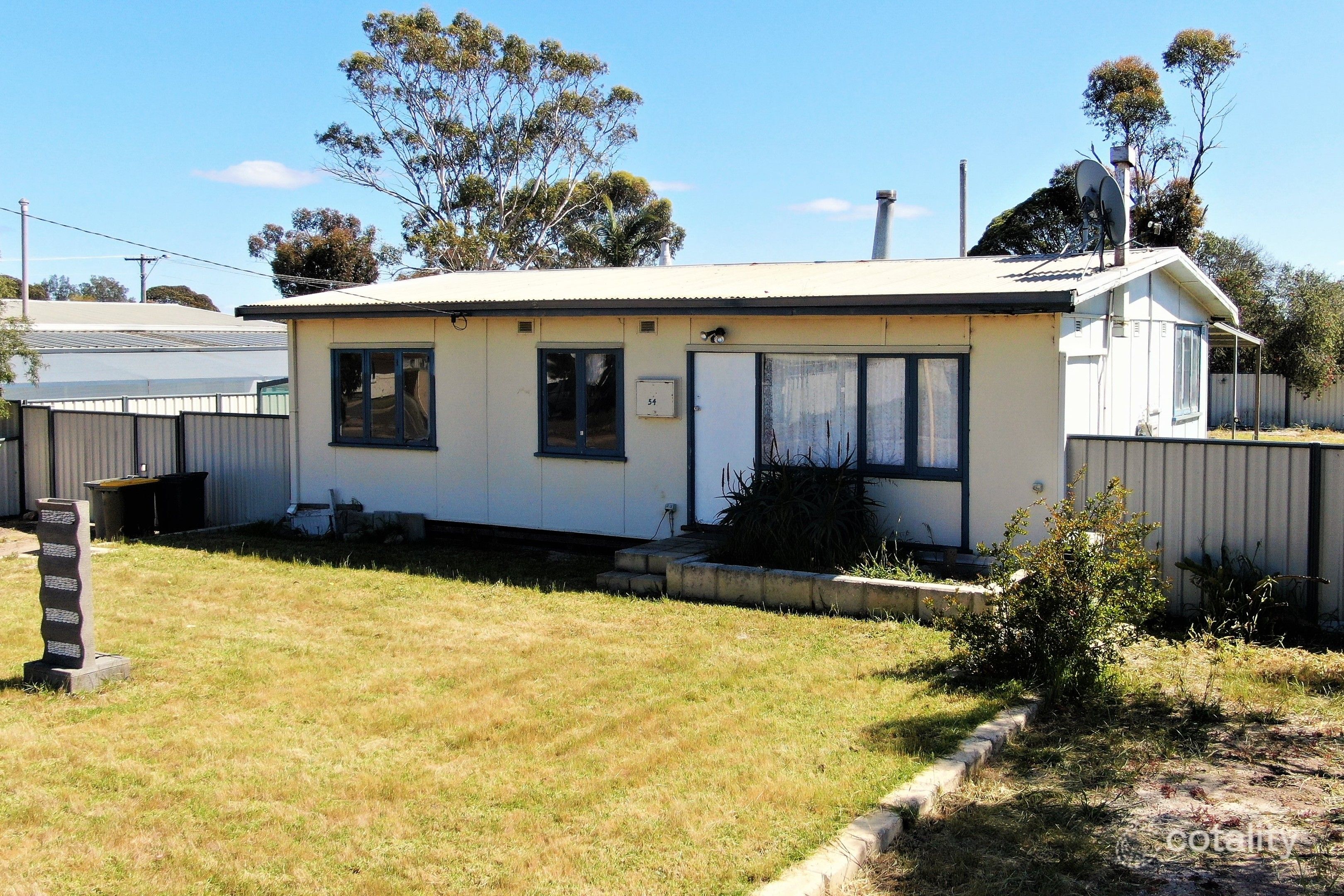 8 Carrie St, Pingrup, WA 6343