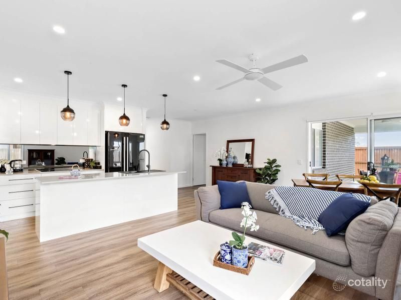 7 Moss Cres, Caloundra West, QLD 4551