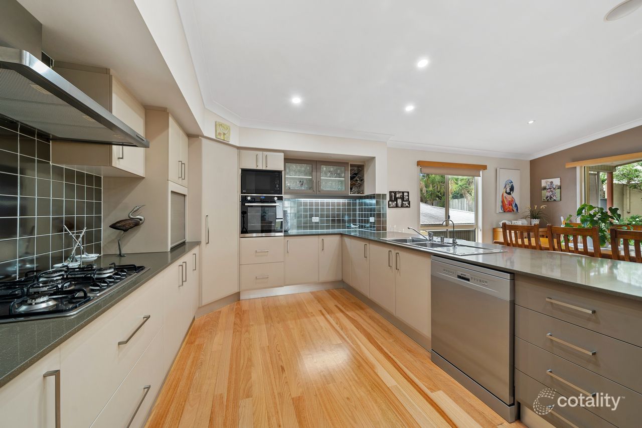6 Mossman Pde, Waterford, QLD 4133