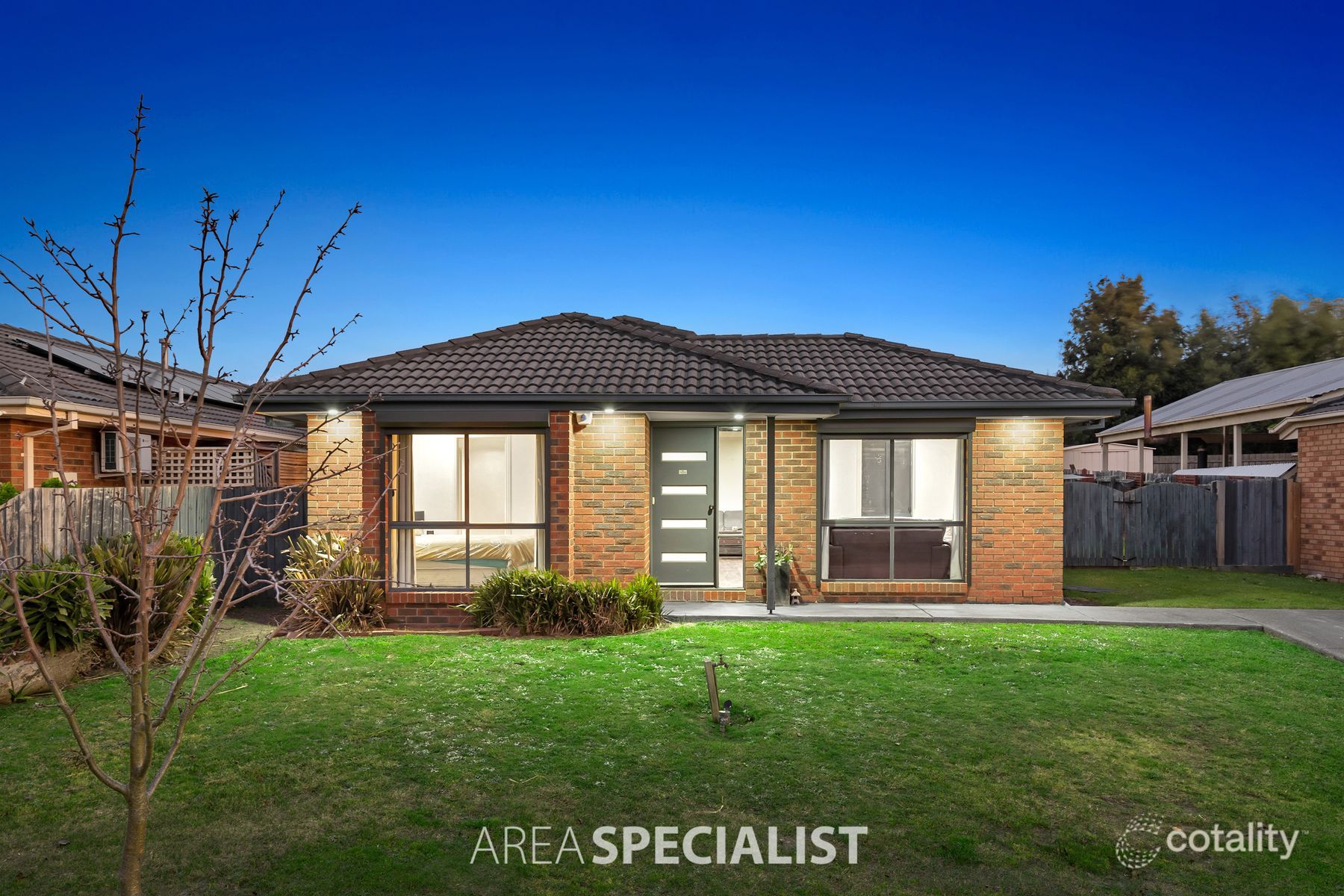 5 Nyarrin Pl, Cranbourne West, VIC 3977