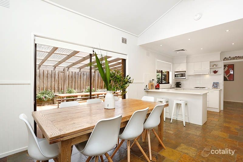 4 Crisp Ct, Vermont, VIC 3133