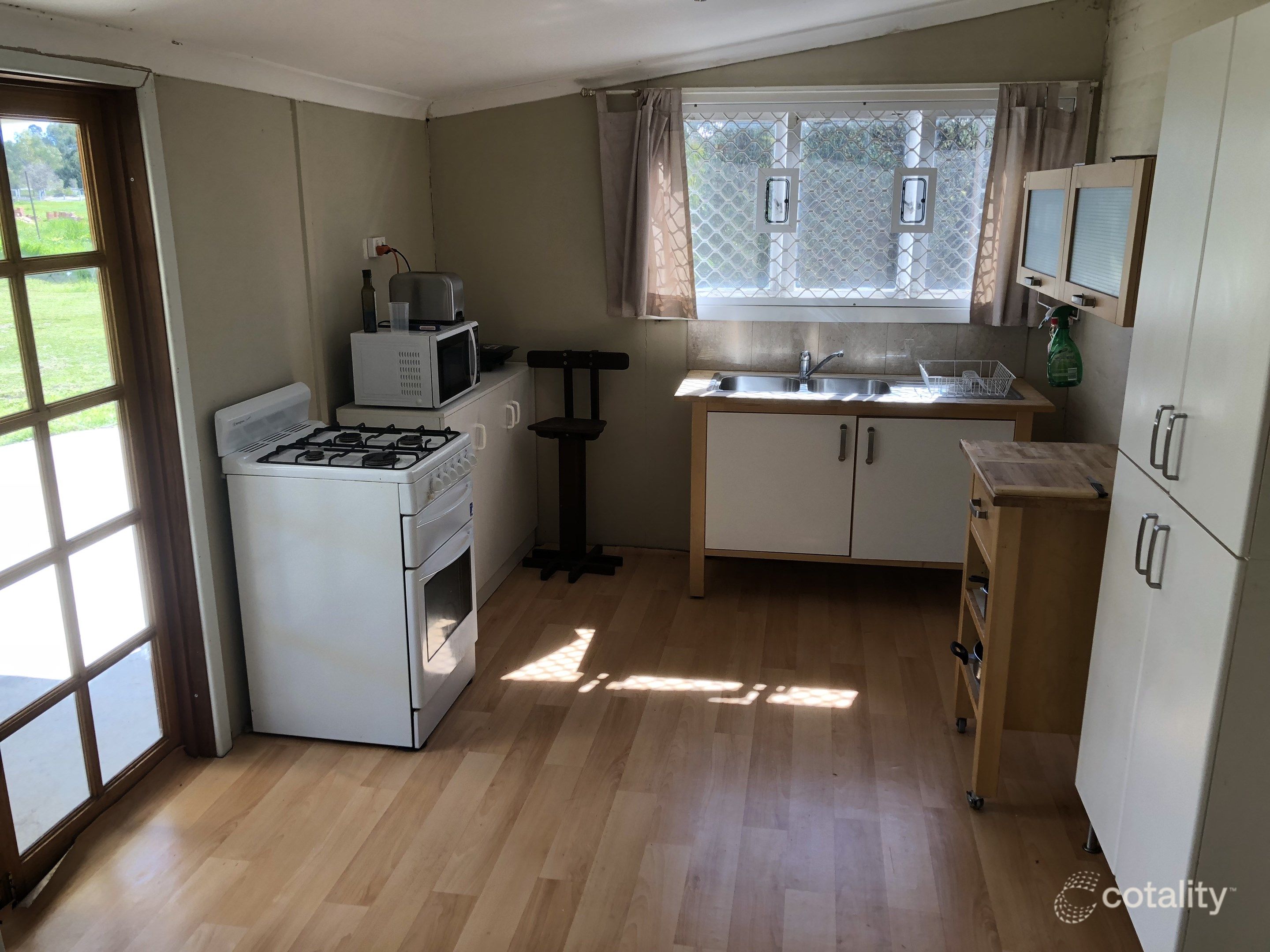 215 Avon Tce, York, WA 6302