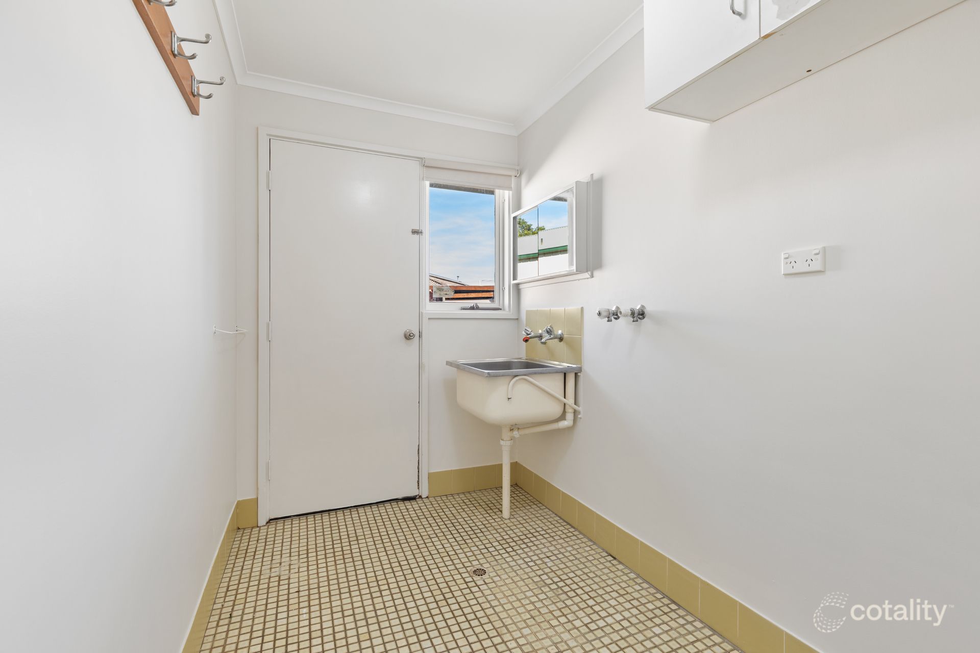 10 Hamar Ct, Hackham West, SA 5163