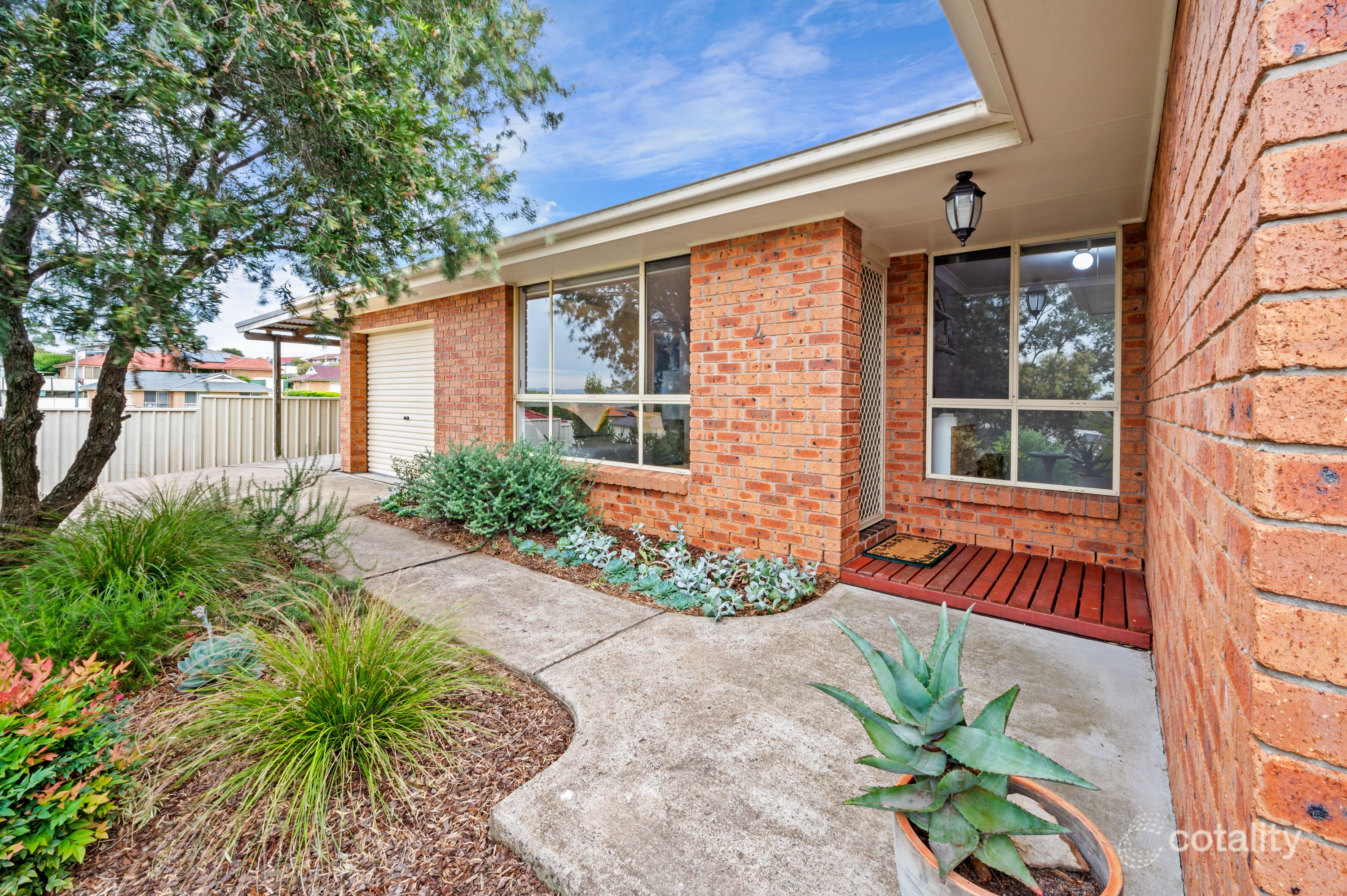 4 Crown Cl, Rutherford, NSW 2320