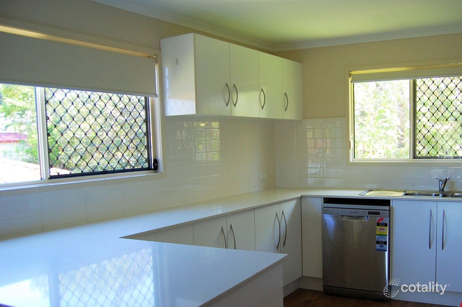 20 Rowan St, Slacks Creek, QLD 4127