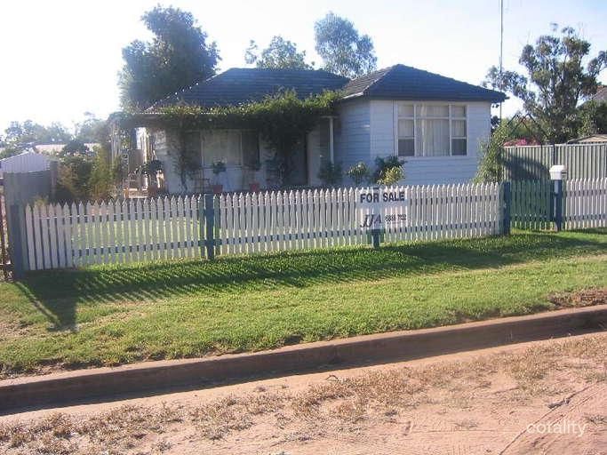 31 Weemabah St, Trangie, NSW 2823