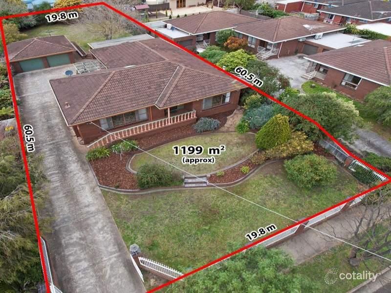 35 Hutcheson Ave, Highton, VIC 3216