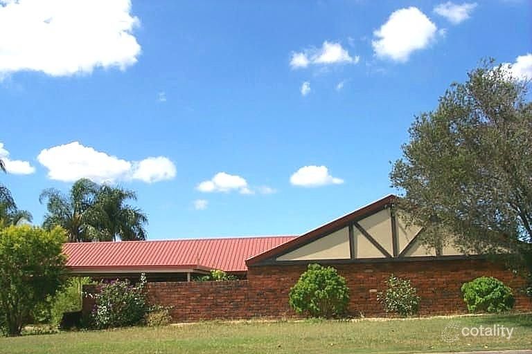 18 Robert Stanley Dr, Mount Warren Park, QLD 4207
