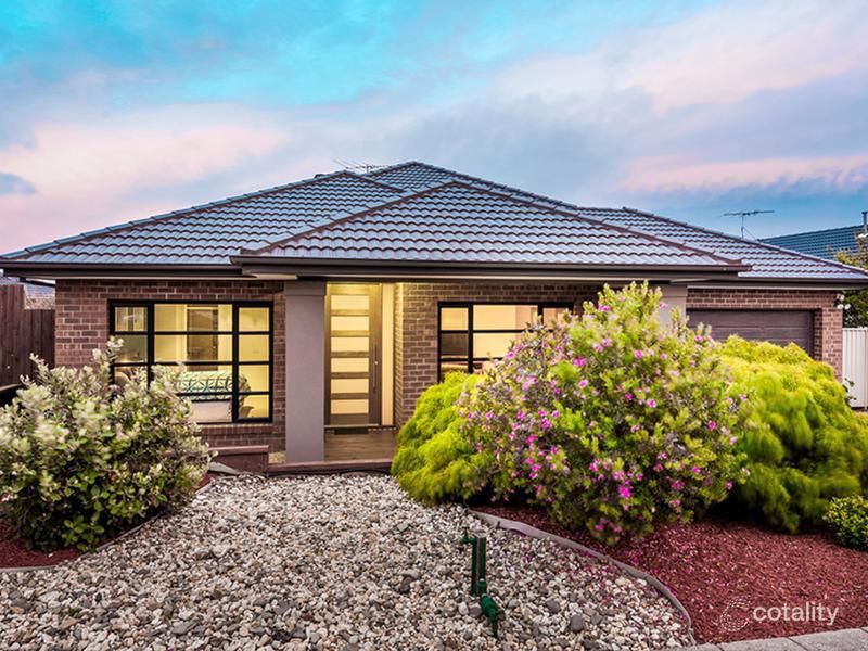 98 Golf View Dr, Craigieburn, VIC 3064