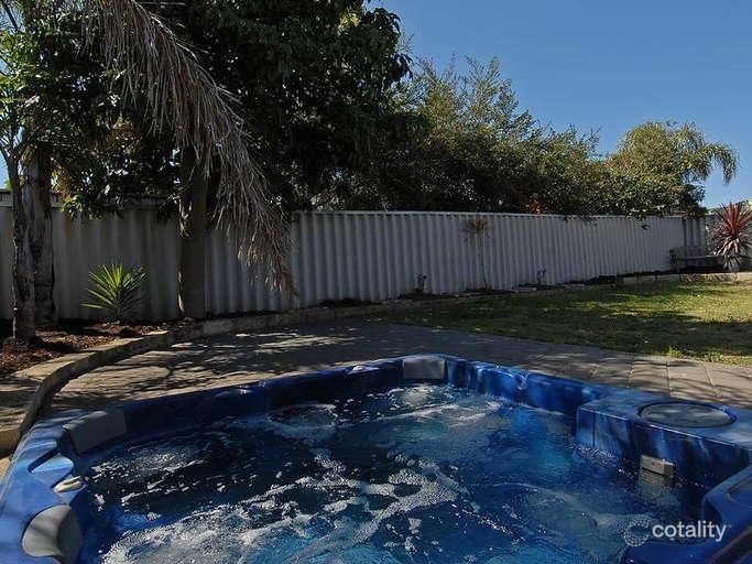 11 Richenda Ct, Marangaroo, WA 6064