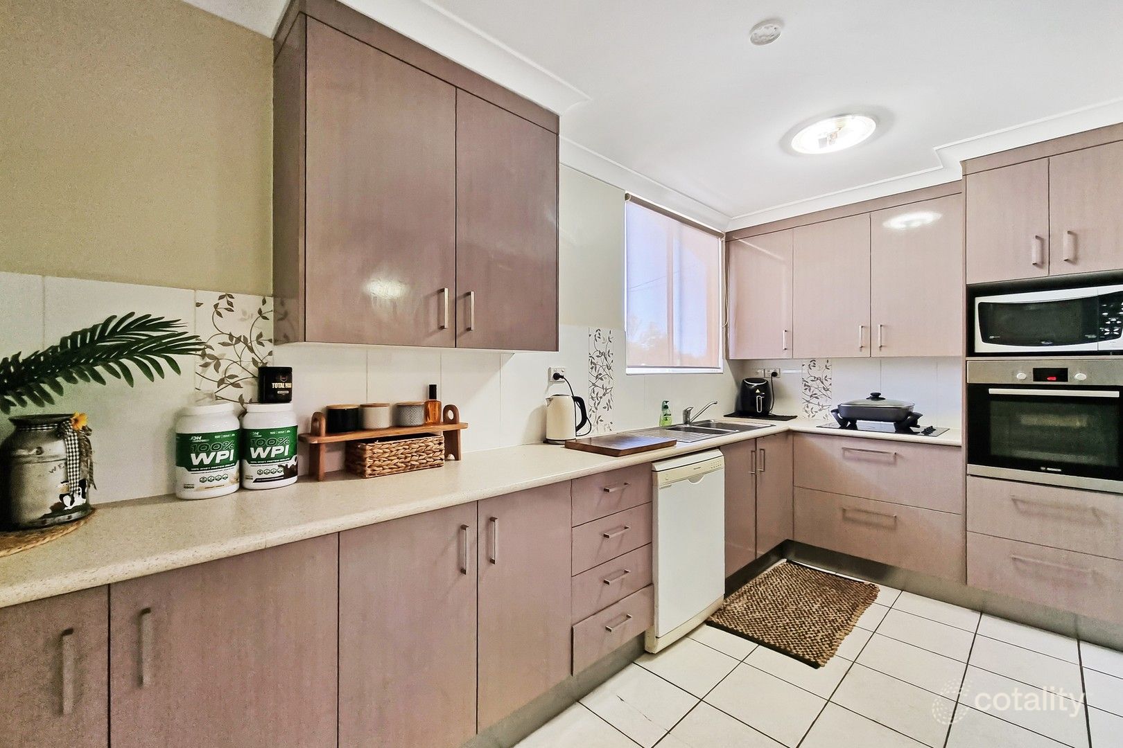 32 Joan St, Mornington, QLD 4825