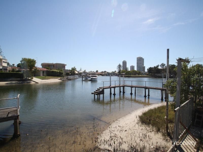 29 Vaggelas Cres, Biggera Waters, QLD 4216