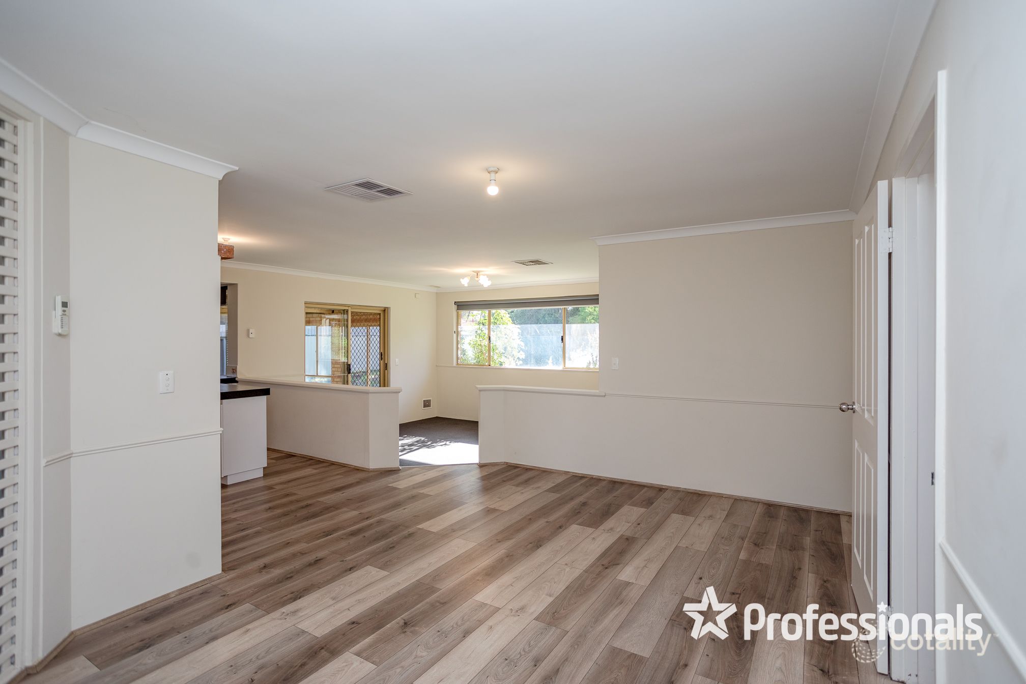 4 Kingfisher View, Brookdale, WA 6112