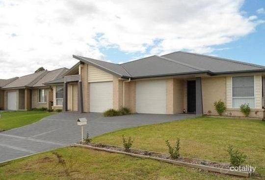2/8 Robinia Way, Cessnock, NSW 2325